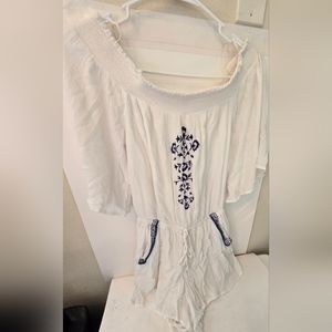 Olive and Oak Womens Romper sz XS embroidered  off shoulder